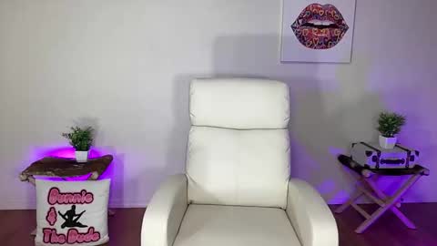 BUNNIE and THE DUDE TheLebowskis online show from 10-28-25, 06:28