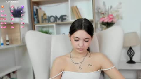 Snapshot of bunny_nova chatting on 04-25-26, 08:17 Aria online show from 04-25-26, 08:17