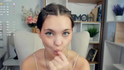 Snapshot of bunny_nova chatting on 05-05-26, 08:11 Aria online show from 05-05-26, 08:11