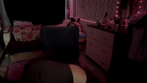 Bella online show from 05-15-26, 11:39