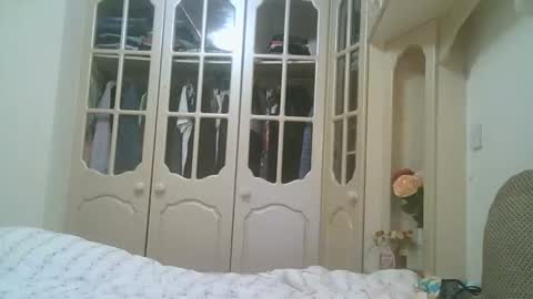 Snapshot of bunyoka1981 chatting on 06-10-26, 06:29 babuska1981 online show from 06-10-26, 06:29