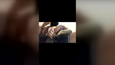 Snapshot of burgerboy06 chatting on 12-17-25, 07:14 burgerboy06 online show from 12-17-25, 07:14