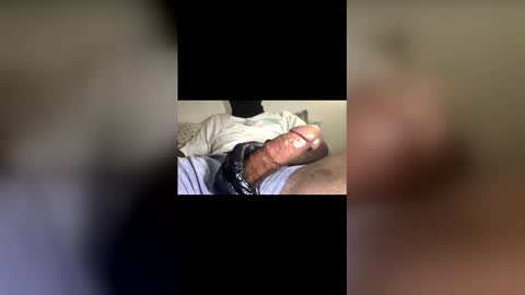 Snapshot of burgerboy06 chatting on 02-01-26, 01:42 burgerboy06 online show from 02-01-26, 01:42