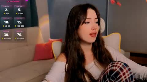 Snapshot of burnflower chatting on 07-17-26, 04:52 Amelia online show from 07-17-26, 04:52