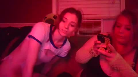 Snapshot of burnthemail chatting on 12-02-24, 07:25 lilly online show from 12-02-24, 07:25