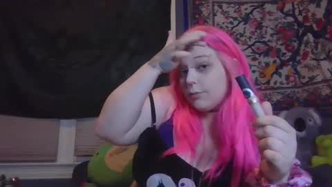 Snapshot of burnthemail chatting on 02-05-25, 12:53 lilly online show from 02-05-25, 12:53