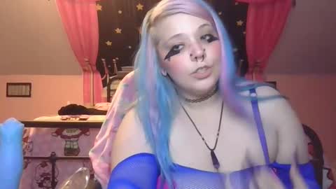 Snapshot of burnthemail chatting on 09-16-25, 03:18 lilly online show from 09-16-25, 03:18