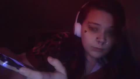 Snapshot of burnthemail chatting on 01-10-26, 11:12 lilly online show from 01-10-26, 11:12