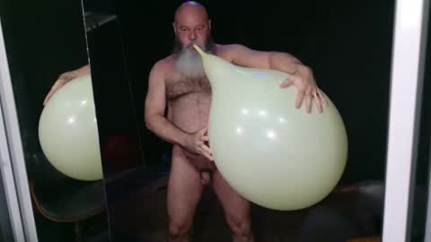 Snapshot of busterballoonguy chatting on 12-02-25, 10:16 Daddy-B online show from 12-02-25, 10:16