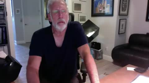 Snapshot of bustinout99 chatting on 07-25-26, 01:52 afternoon wood online show from 07-25-26, 01:52