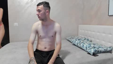 Snapshot of bustvee chatting on 11-19-25, 09:26 Max Andrea online show from 11-19-25, 09:26