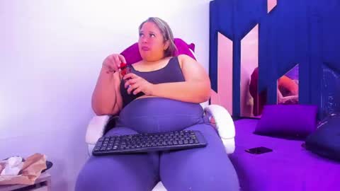 busty juicyy online show from 06-18-26, 01:26