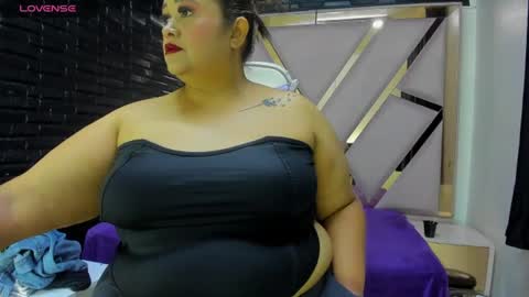busty juicyy online show from 07-25-26, 02:14