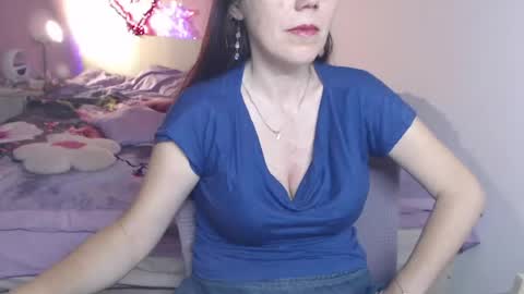Snapshot of bustygf chatting on 06-22-26, 08:39 anna online show from 06-22-26, 08:39