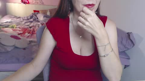 Snapshot of bustygf chatting on 06-24-26, 08:19 anna online show from 06-24-26, 08:19