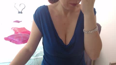 Snapshot of bustygf chatting on 07-30-26, 01:32 anna online show from 07-30-26, 01:32