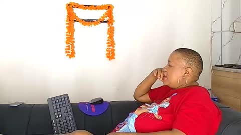 bustyqueen56 online show from 04-20-26, 07:11