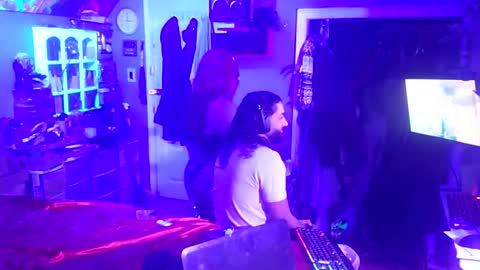 busybee83 online show from 01-28-25, 05:54