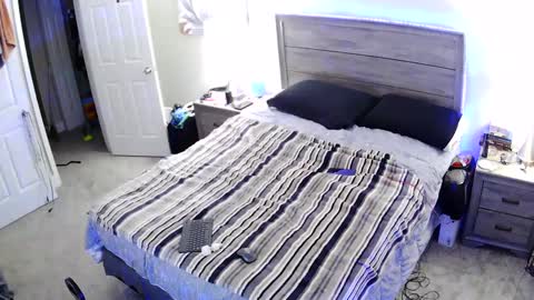 busybee83 online show from 09-30-25, 08:47