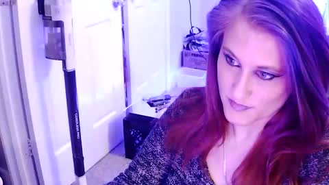 busybee83 online show from 10-27-25, 06:45