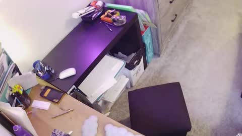 busybee83 online show from 12-02-25, 07:09