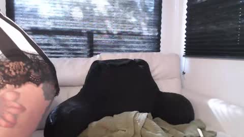 butterfly booty online show from 09-24-25, 02:53