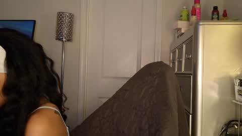 butterfly booty online show from 04-06-26, 07:42