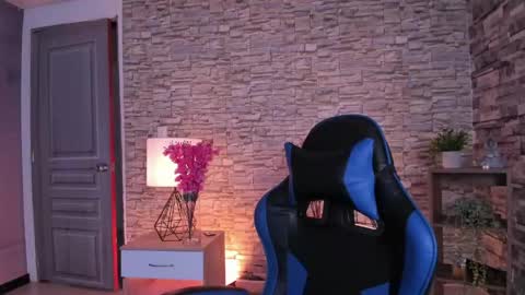 Snapshot of butterflyx39 chatting on 05-16-26, 12:15 Lia Butterfly online show from 05-16-26, 12:15