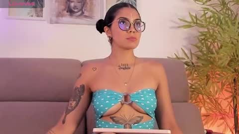 butterflyy1 online show from 12-04-24, 08:29