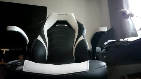 bwall1425 online show from 11-29-25, 09:18