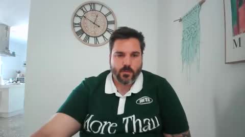 Snapshot of c66752837 chatting on 06-09-26, 10:49 clark kent online show from 06-09-26, 10:49