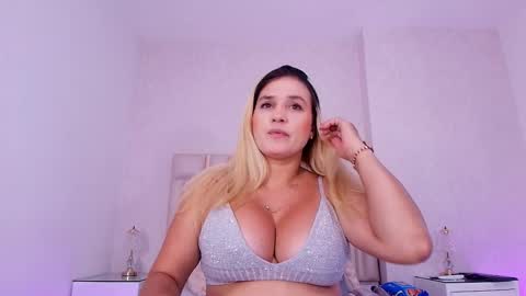 Snapshot of c_fox_ chatting on 06-02-26, 03:08 Carolina online show from 06-02-26, 03:08