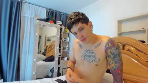 Snapshot of c_o_c_a__c_o_l_o chatting on 04-23-26, 02:02 camilo online show from 04-23-26, 02:02