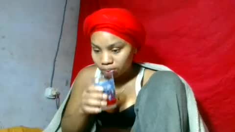 Snapshot of caella98 chatting on 06-27-26, 07:35 caella98 online show from 06-27-26, 07:35