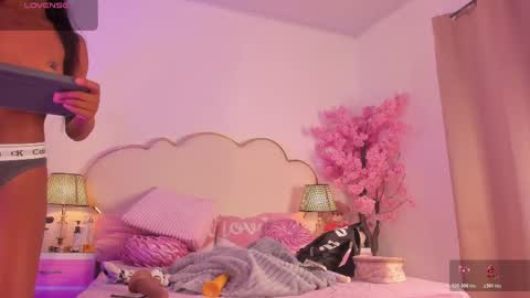 Snapshot of cahitlinbel chatting on 05-27-26, 08:44 Cahitlin online show from 05-27-26, 08:44