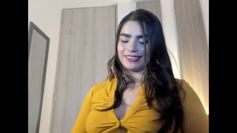 Snapshot of caitlingomez0 chatting on 06-12-26, 01:48 caitlingomez0 online show from 06-12-26, 01:48