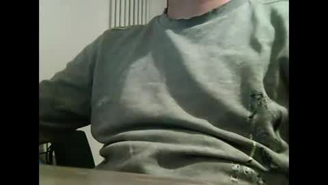 Snapshot of caldoski chatting on 10-20-25, 04:24 caldoski online show from 10-20-25, 04:24