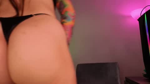         MON - FRI 7  pm - 12 am  online show from 04-19-26, 11:18