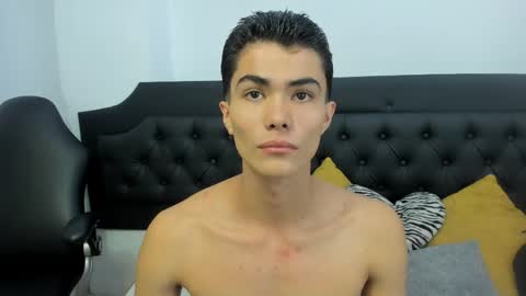 Snapshot of caliboyheat chatting on 06-04-26, 12:55 caliboyheat online show from 06-04-26, 12:55