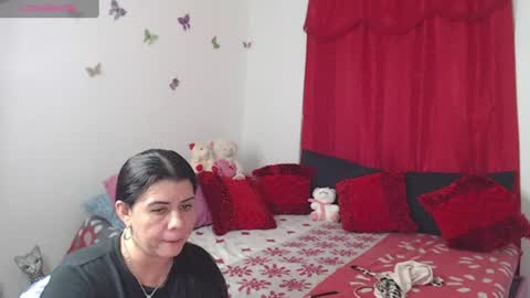 Snapshot of caliente_in_passion chatting on 06-12-26, 04:55 caliente_in_passion online show from 06-12-26, 04:55
