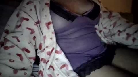 Snapshot of caligirl310r chatting on 12-09-24, 02:02 Caligurl   Queen    Head Fluffer In Charge  Goddess of Cocktease   Mistress of Holes online show from 12-09-24, 02:02