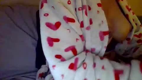 Snapshot of caligirl310r chatting on 01-03-25, 06:22 Caligurl   Queen    Head Fluffer In Charge  Goddess of Cocktease   Mistress of Holes online show from 01-03-25, 06:22