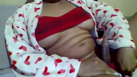 Snapshot of caligirl310r chatting on 01-18-25, 10:49 Caligurl   Queen    Head Fluffer In Charge  Goddess of Cocktease   Mistress of Holes online show from 01-18-25, 10:49