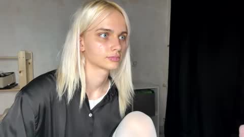 Snapshot of caliscott_ chatting on 07-22-26, 02:09 Cali online show from 07-22-26, 02:09