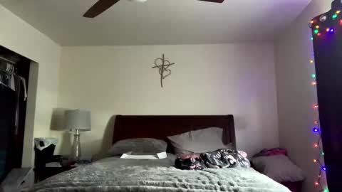 Snapshot of calishop1 chatting on 12-12-24, 07:48 calishop1 online show from 12-12-24, 07:48