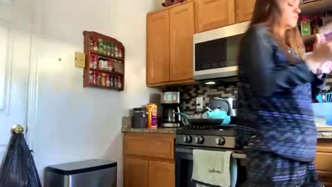 Snapshot of calishop1 chatting on 12-15-24, 05:10 calishop1 online show from 12-15-24, 05:10