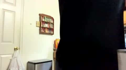 Snapshot of calishop1 chatting on 01-08-25, 02:14 calishop1 online show from 01-08-25, 02:14