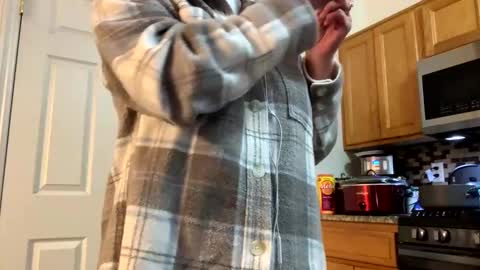 Snapshot of calishop1 chatting on 01-09-25, 04:41 calishop1 online show from 01-09-25, 04:41