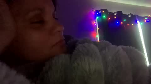 Snapshot of calishop1 chatting on 01-11-25, 05:07 calishop1 online show from 01-11-25, 05:07