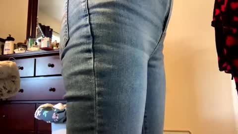 Snapshot of calishop1 chatting on 01-18-25, 06:21 calishop1 online show from 01-18-25, 06:21